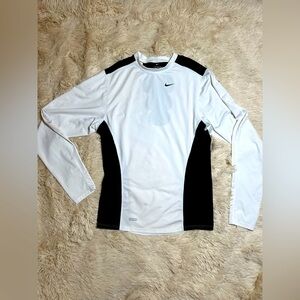 Nike Dry Fit Women’s M Long-Sleeved Shirt Great Condition